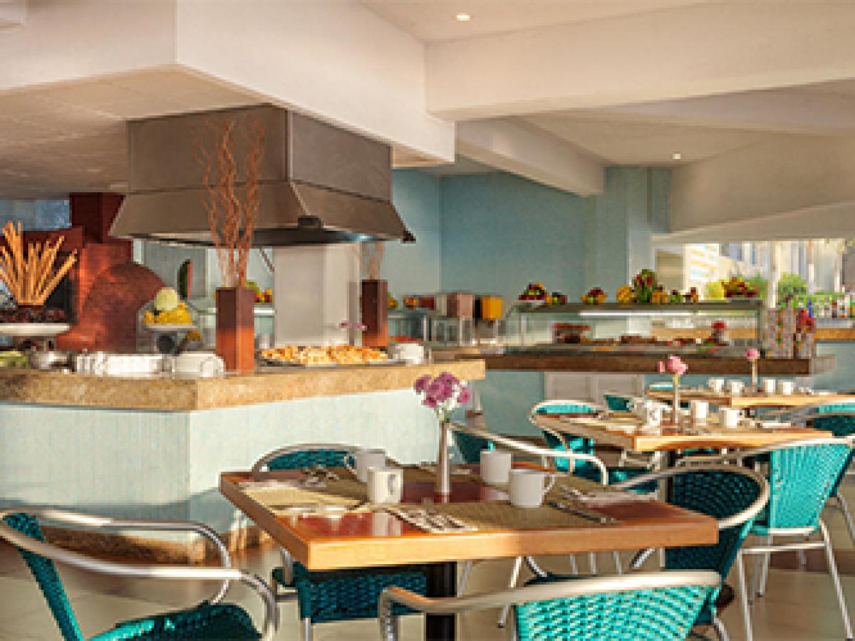Sunscape Cancun  -  Gaviotas Bar